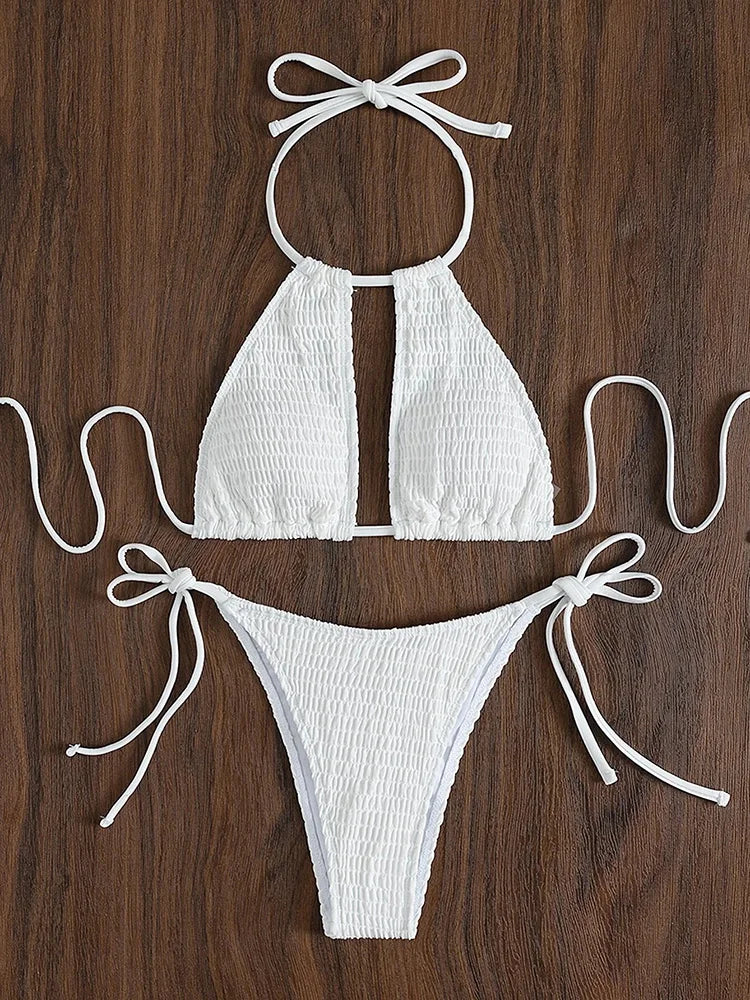 Biquíni Feminino Halter com Amarração Lateral e Recortes