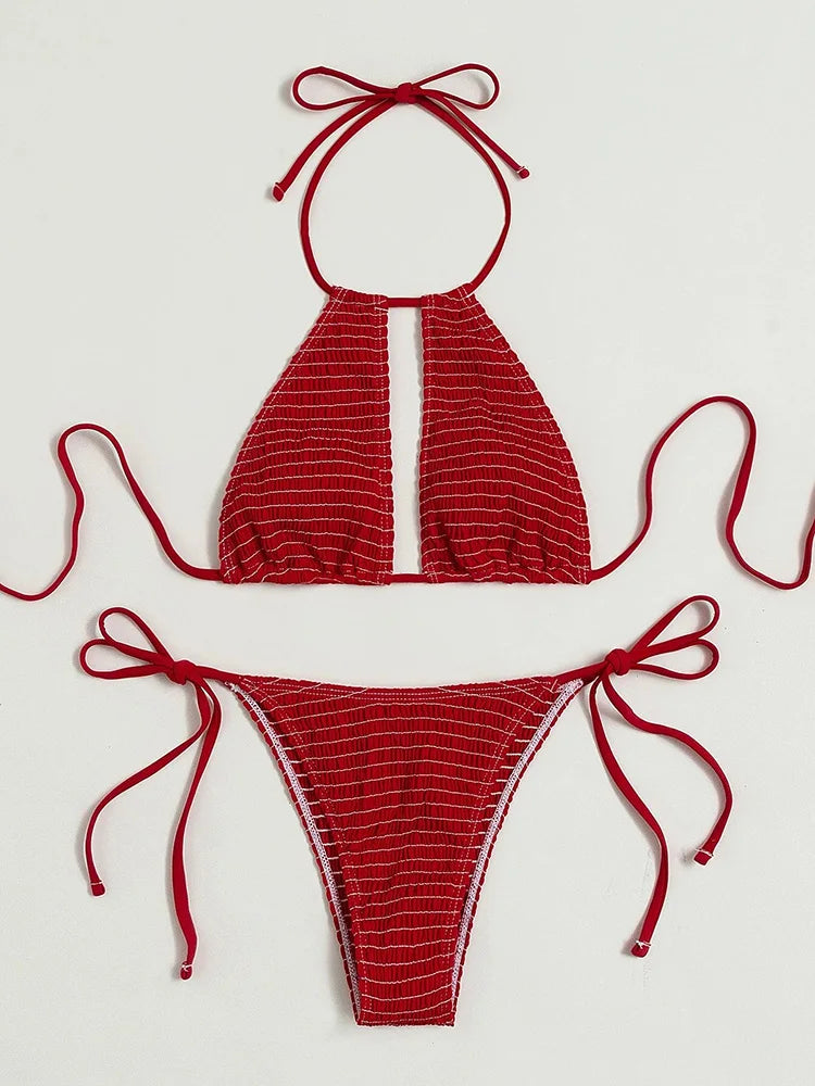 Biquíni Feminino Halter com Amarração Lateral e Recortes