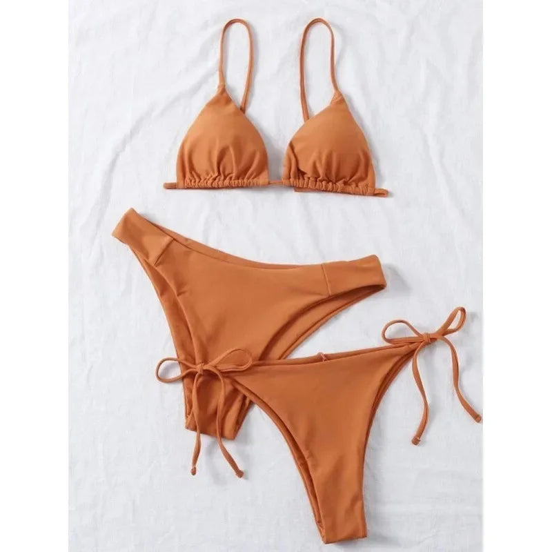 Biquíni Feminino 3 Peças com Amarração – Top Triângulo e Cintura Alta